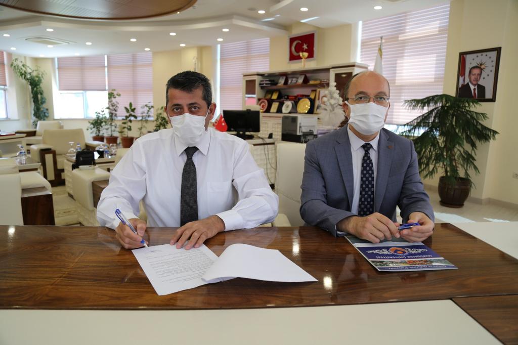 Aşkale Çimento T.A.Ş. ve Gümüşhane Üniversitesi İhtisaslaşma Koordinatörlüğü Arasında İş Birliği Protokolü İmzalanmıştır